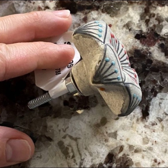 Cabinet/furniture knobs - Picture 3 of 3